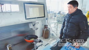 廚房智能機器人問世 煎炒烹炸燜熘樣樣通